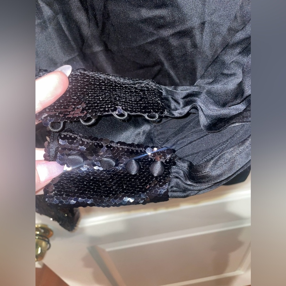 New! Cinq à Sept Black 100% Silk Blouse with Sequin Cuffs 🖤 Small NWT! Holiday - Picture 9 of 13